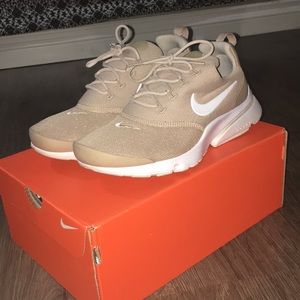 Nike presto shoes size 8 in women